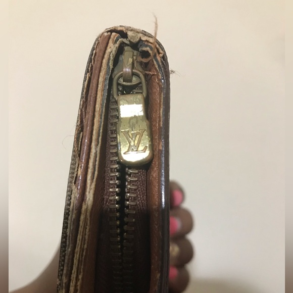 Louis Vuitton and Feragamo rehab wallet set - Picture 14 of 16